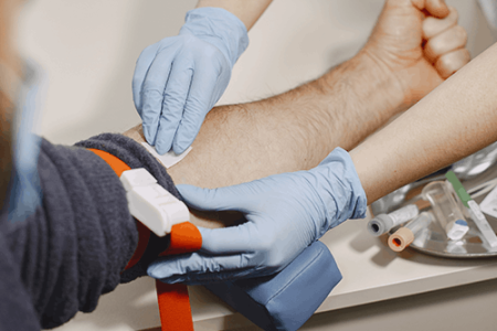 donantes de sangre que ayudan a pacientes con cancer